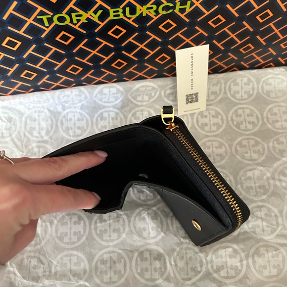 Tory Burch Emerson Mini Wallet Black Gold - Picture 7 of 9